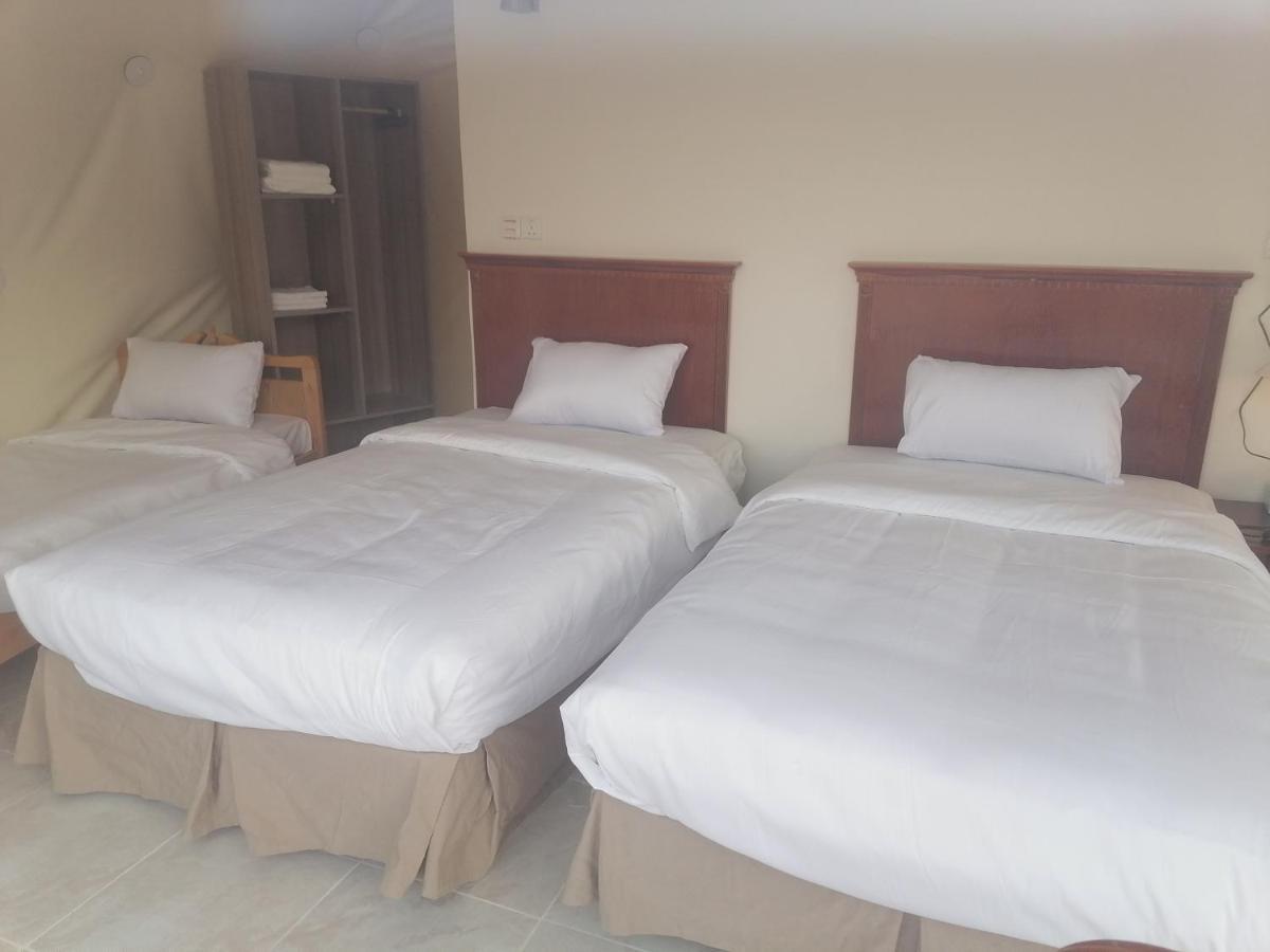 Sara Luxury Camp Hotel Wadi Rum Bagian luar foto