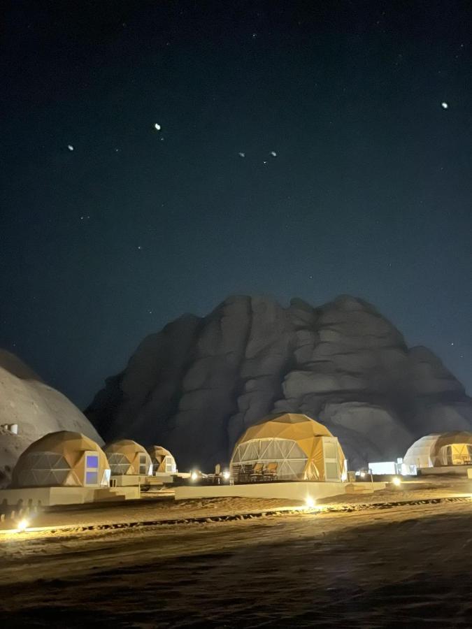 Sara Luxury Camp Hotel Wadi Rum Bagian luar foto