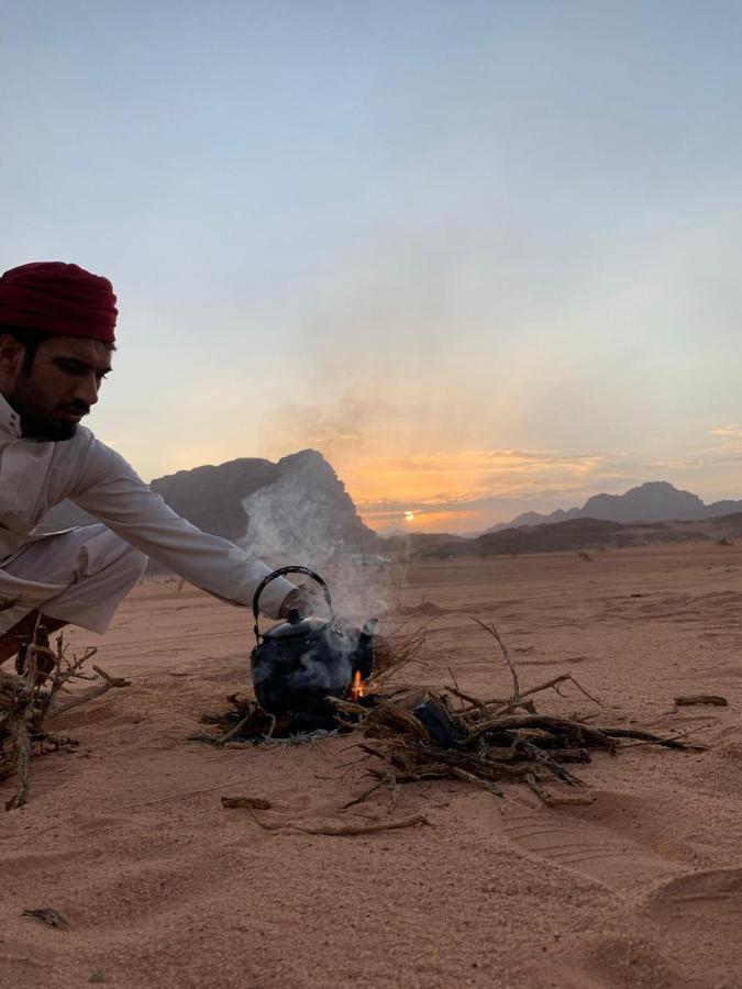 Sara Luxury Camp Hotel Wadi Rum Bagian luar foto