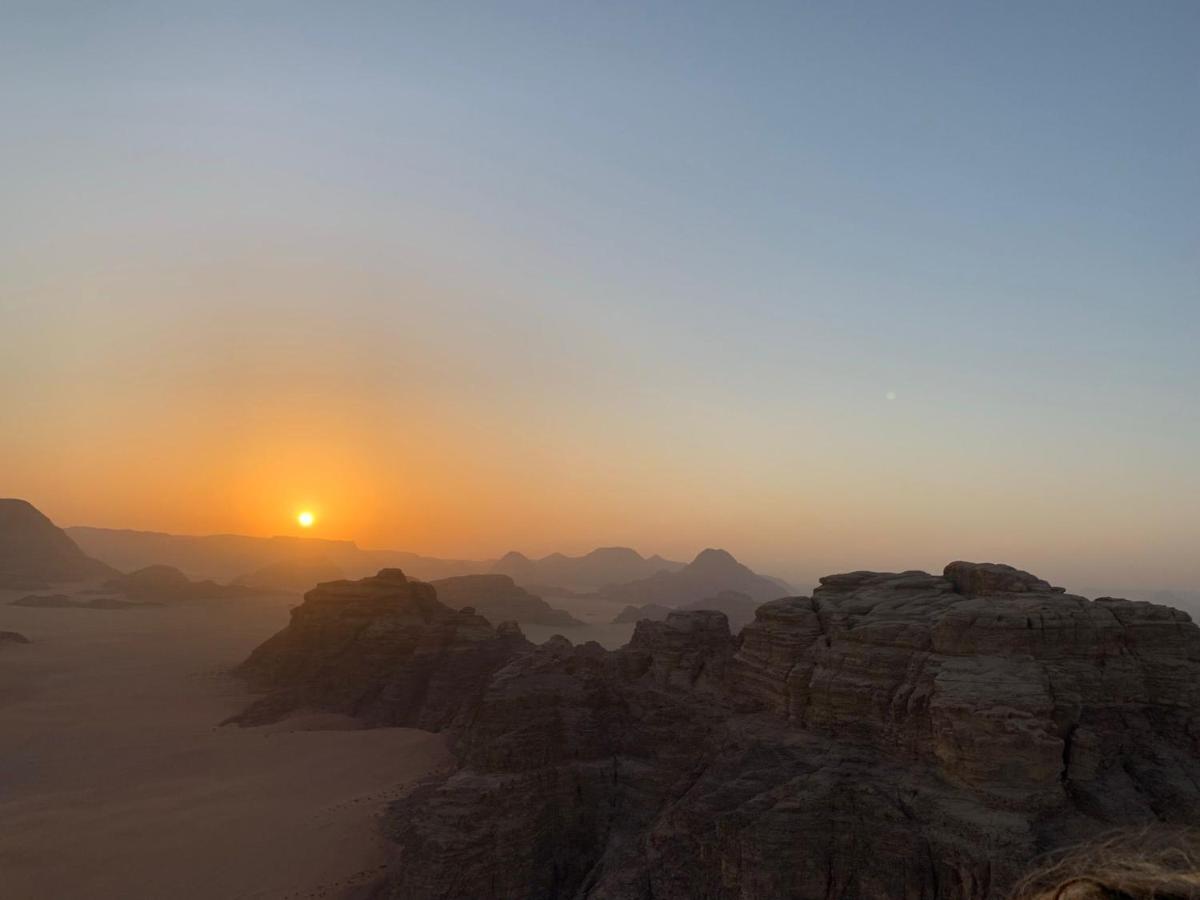 Sara Luxury Camp Hotel Wadi Rum Bagian luar foto