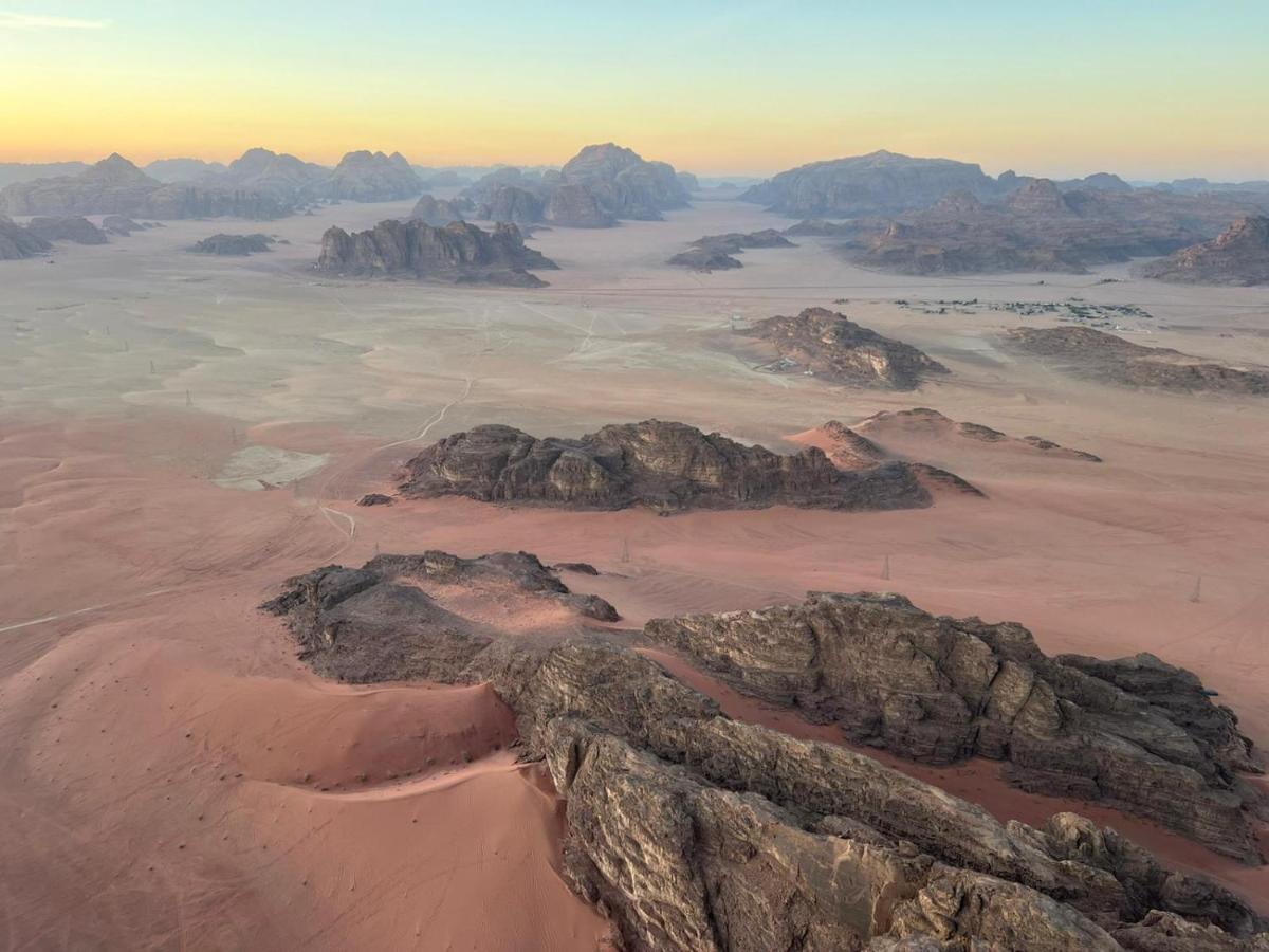 Sara Luxury Camp Hotel Wadi Rum Bagian luar foto
