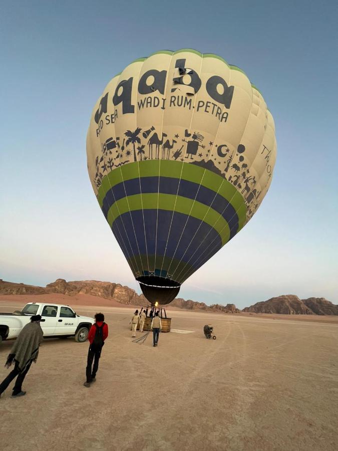 Sara Luxury Camp Hotel Wadi Rum Bagian luar foto