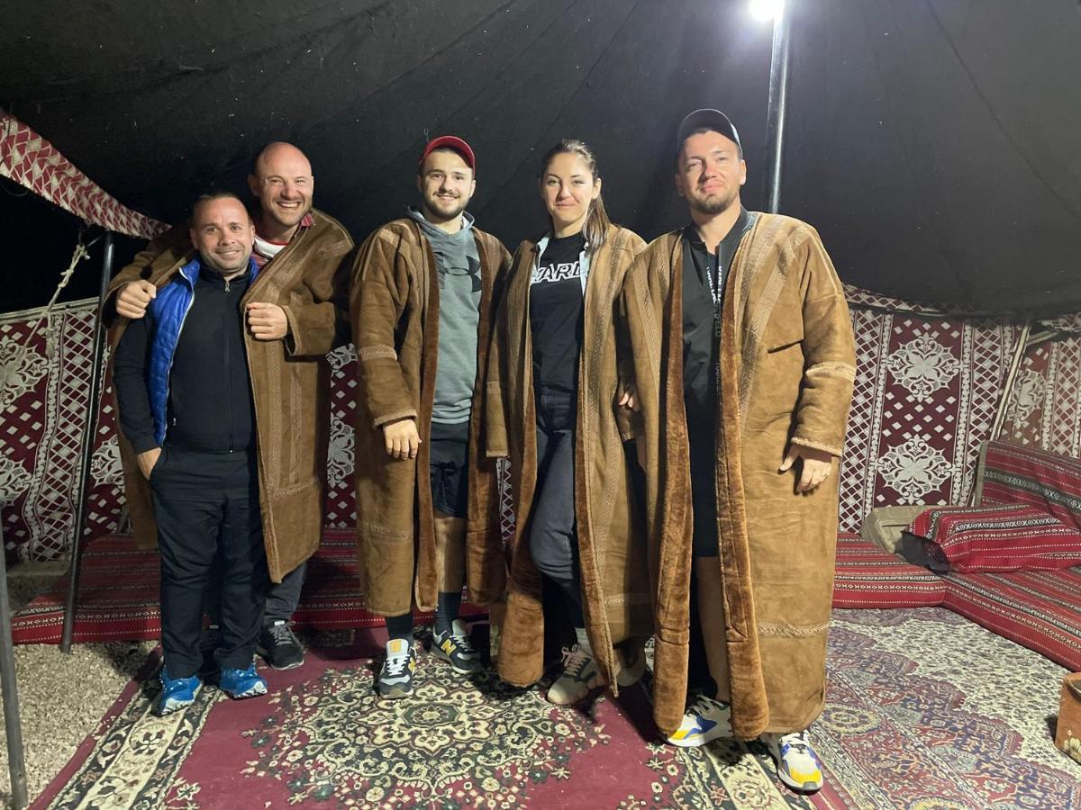 Sara Luxury Camp Hotel Wadi Rum Bagian luar foto