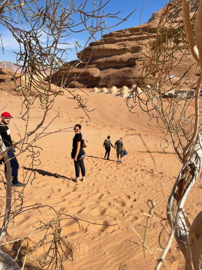 Sara Luxury Camp Hotel Wadi Rum Bagian luar foto